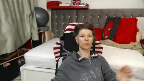 kelly online show from May 16, 1:02 am