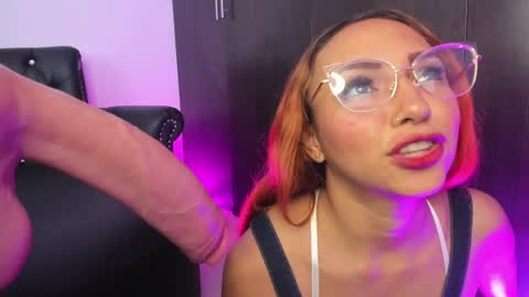 Snapshot of kelsey_foxyy chatting on April 29, 12:53 pm Kelsey online show from April 29, 12:53 pm