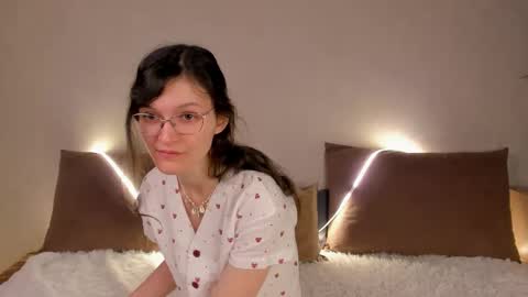 Kelsirabenold online show from March 8, 4:27 am
