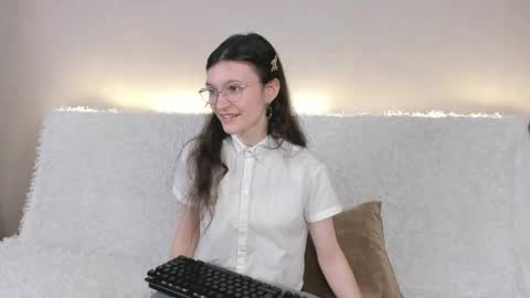Kelsirabenold online show from May 18, 4:51 am