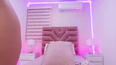 kemdall lopez online show from February 19, 3:02 am