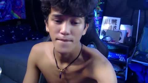Snapshot of ken_bigcockxx chatting on July 1, 8:27 am Ken online show from July 1, 8:27 am