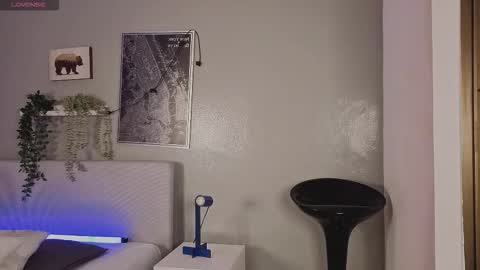   online show from October 10, 11:42 am