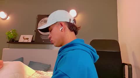   online show from October 20, 11:32 am