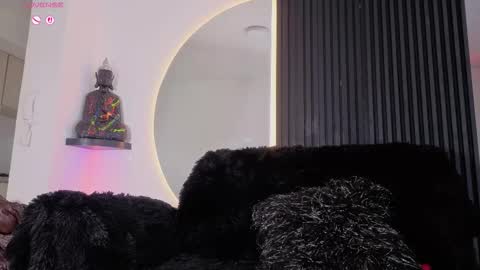   online show from December 18, 8:15 pm