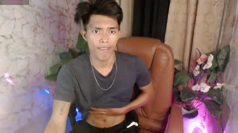 Snapshot of ken_minjun chatting on June 9, 3:23 pm ken_minjun online show from June 9, 3:23 pm