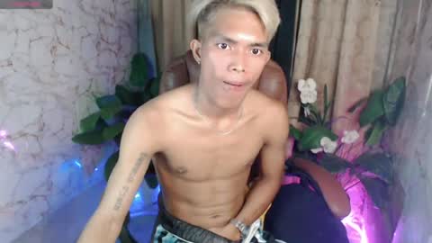Snapshot of ken_minjun chatting on June 15, 1:35 pm ken_minjun online show from June 15, 1:35 pm