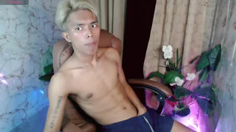 Snapshot of ken_minjun chatting on June 16, 12:19 pm ken_minjun online show from June 16, 12:19 pm