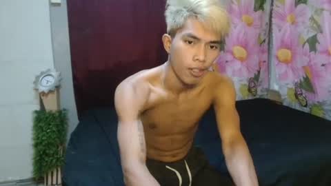 Snapshot of ken_minjun chatting on July 3, 1:17 pm ken_minjun online show from July 3, 1:17 pm