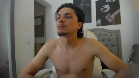 Snapshot of ken_valkov chatting on April 10, 7:40 pm Ken Valkov online show from April 10, 7:40 pm