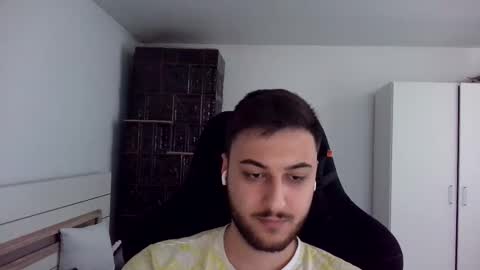 Snapshot of kenan_10 chatting on May 1, 9:47 am kenan online show from May 1, 9:47 am