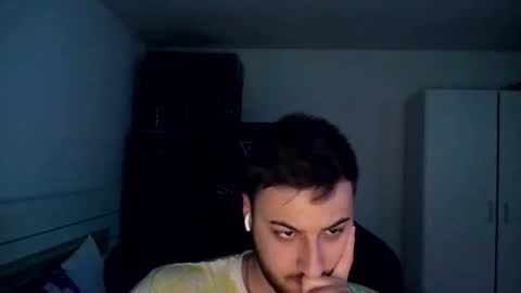 Snapshot of kenan_10 chatting on May 1, 9:52 pm kenan online show from May 1, 9:52 pm