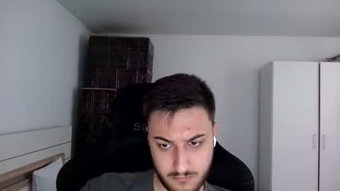 Snapshot of kenan_10 chatting on May 4, 12:45 pm kenan online show from May 4, 12:45 pm
