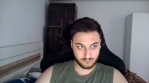Snapshot of kenan_10 chatting on May 7, 1:05 pm kenan online show from May 7, 1:05 pm