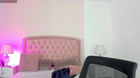 Kendall online show from October 23, 6:34 am