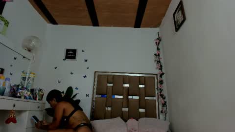Snapshot of kendall_ewers chatting on June 30, 12:00 am Kendall ewers online show from June 30, 12:00 am