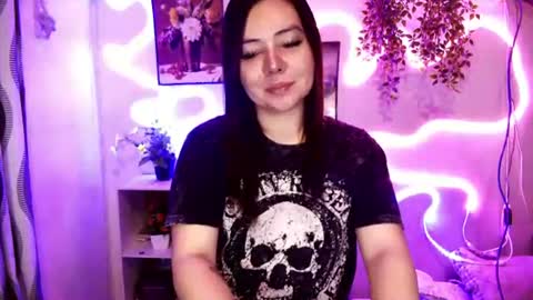 Snapshot of kendall_snow chatting on July 16, 5:41 pm kendall_snow online show from July 16, 5:41 pm