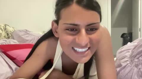 Snapshot of kendallmaraj chatting on November 7, 9:42 am Kendall TheeStallion online show from November 7, 9:42 am