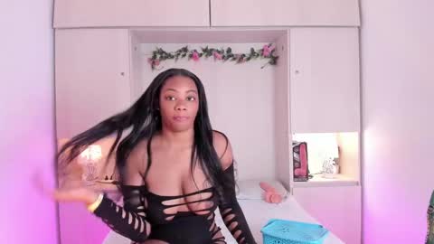 Snapshot of kendallrosse1 chatting on October 2, 12:45 pm Kendal online show from October 2, 12:45 pm