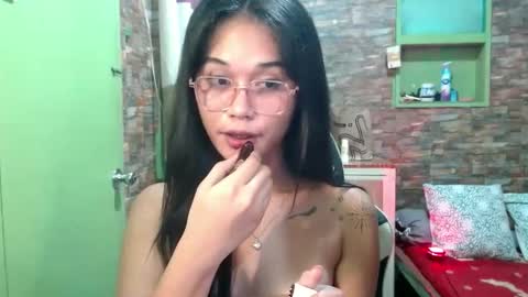 Snapshot of kendalxx69 chatting on February 19, 1:51 am kendalxx69 online show from February 19, 1:51 am