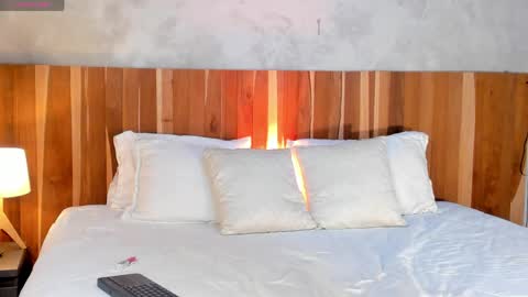 Kendall Anne online show from April 14, 12:00 pm