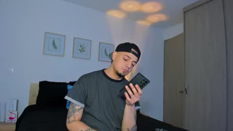 kendel_dimitri online show from December 18, 5:13 am