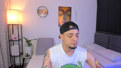 kendel_dimitri online show from May 31, 4:31 am