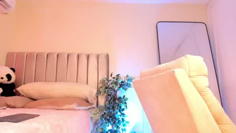 Lu online show from May 18, 12:18 am