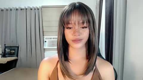 Snapshot of kendra_lunaxx chatting on March 5, 10:39 pm kendra_lunaxx online show from March 5, 10:39 pm