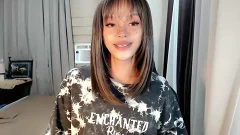 Snapshot of kendra_lunaxx chatting on March 7, 7:33 pm kendra_lunaxx online show from March 7, 7:33 pm