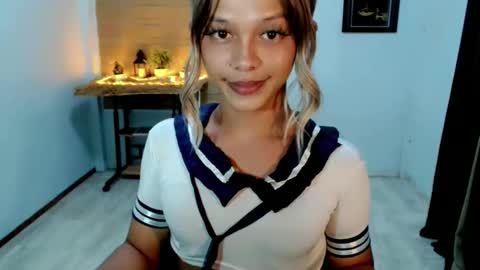 Snapshot of kendra_lunaxx chatting on May 25, 12:22 pm kendra_lunaxx online show from May 25, 12:22 pm