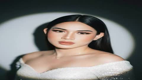 Kendra online show from April 14, 6:03 pm