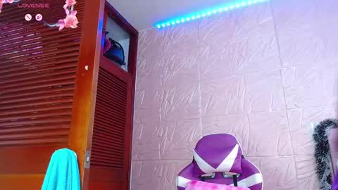 KENDRAPOTTER online show from January 8, 7:27 pm