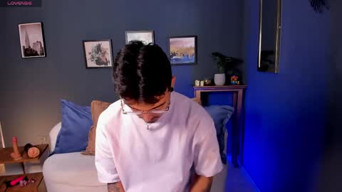 Snapshot of keneth_collins chatting on May 26, 12:34 pm keneth_collins online show from May 26, 12:34 pm