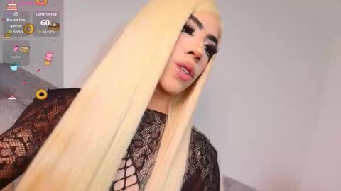 Snapshot of kenia_fox1 chatting on October 30, 1:34 pm kenia_fox1 online show from October 30, 1:34 pm