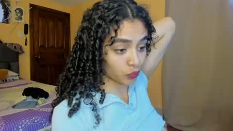 Snapshot of keniia_riizz chatting on July 4, 8:37 pm Kenia online show from July 4, 8:37 pm