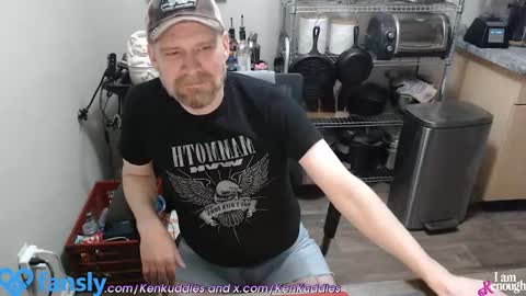 Snapshot of kenkuddles chatting on February 3, 12:58 am Ken Kuddles online show from February 3, 12:58 am