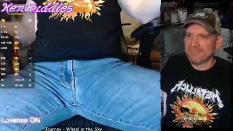 Snapshot of kenkuddles chatting on October 29, 1:30 am Ken Kuddles online show from October 29, 1:30 am