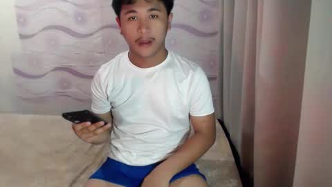 Snapshot of kenth_toyxxx chatting on May 6, 11:04 am kentoy online show from May 6, 11:04 am