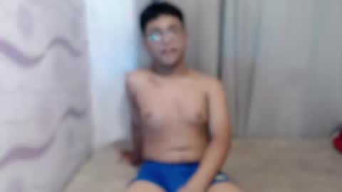 Snapshot of kenth_toyxxx chatting on May 10, 8:30 am kentoy online show from May 10, 8:30 am