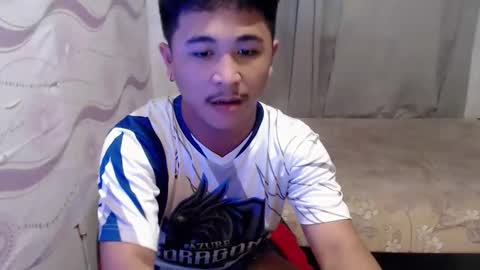 Snapshot of kenth_toyxxx chatting on May 15, 11:28 am kentoy online show from May 15, 11:28 am