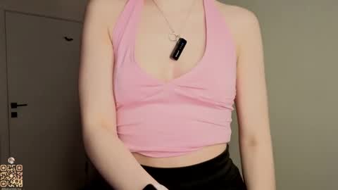 Snapshot of kenyattawestermark chatting on May 15, 7:32 pm Lisa online show from May 15, 7:32 pm