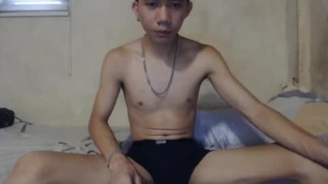 Snapshot of kenzy931455 chatting on May 4, 1:34 am kenzy931455 online show from May 4, 1:34 am