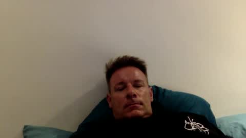 Snapshot of keoni987 chatting on December 18, 5:15 am Keoni online show from December 18, 5:15 am