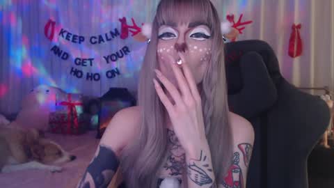 Snapshot of kerry_kirk chatting on December 28, 7:43 pm Kerry online show from December 28, 7:43 pm