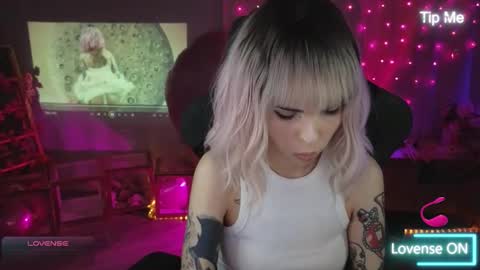 Snapshot of kerry_kirk chatting on February 10, 12:04 am Kerry online show from February 10, 12:04 am