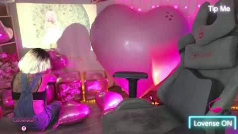 Snapshot of kerry_kirk chatting on February 10, 10:03 pm Kerry online show from February 10, 10:03 pm