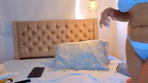 Snapshot of keryhillson chatting on February 22, 2:15 pm Kery Hillson online show from February 22, 2:15 pm