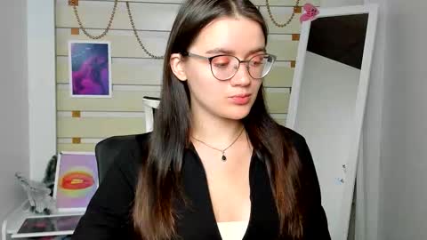 Snapshot of ketrin_pirsss chatting on September 9, 6:24 am Ketrin online show from September 9, 6:24 am