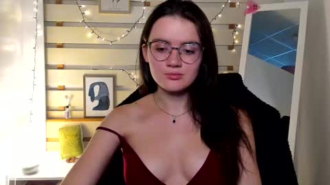 Snapshot of ketrin_pirsss chatting on September 21, 6:53 pm Ketrin online show from September 21, 6:53 pm